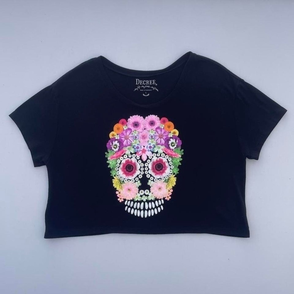Decree Floral Sugar Skull Crop Top Black Graphic Tee Size L